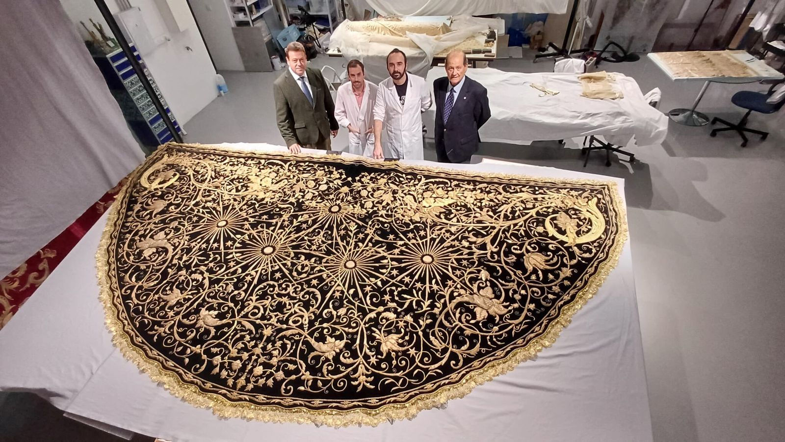 El manto de la Soledad en el taller de CYRTA