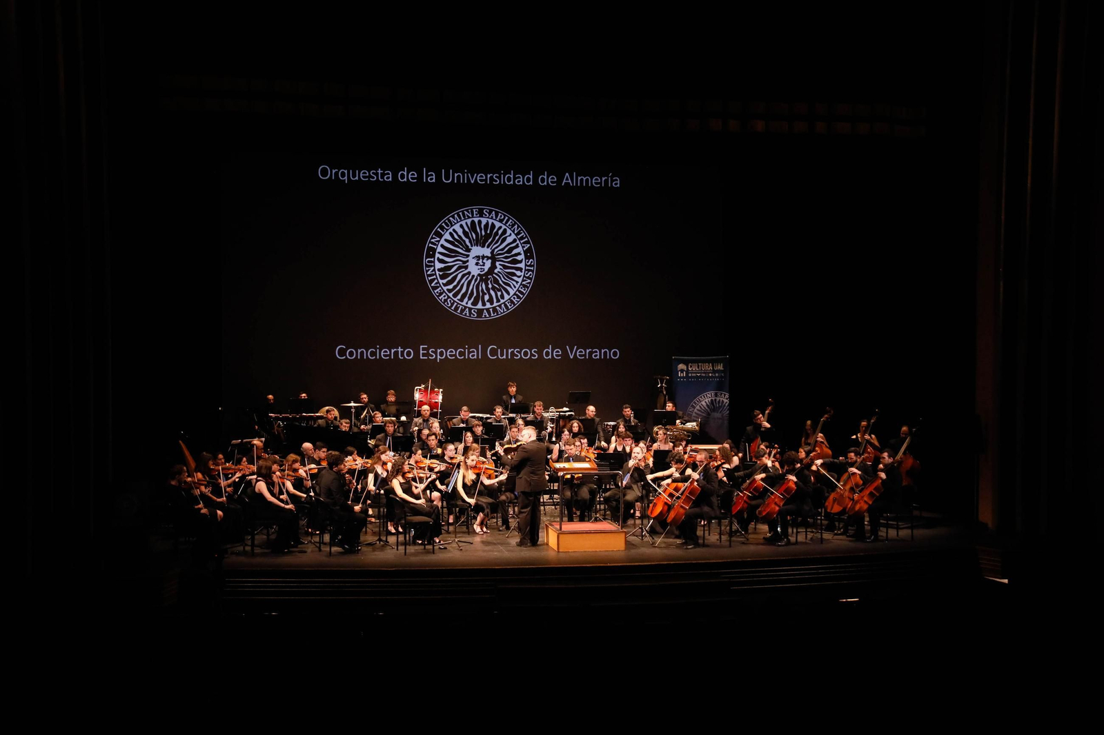 El concierto de la Orquesta de la UAL en el Auditorio Maestro Padilla, en imágenes