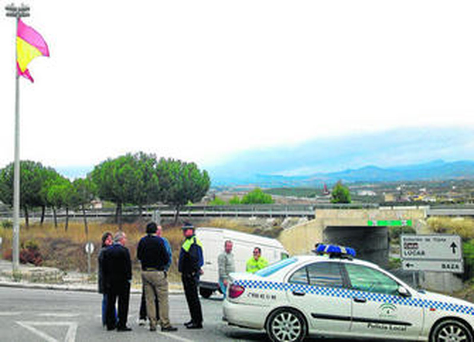 La bandera de España enfrenta a los vecinos de Tíjola con Obras Públicas