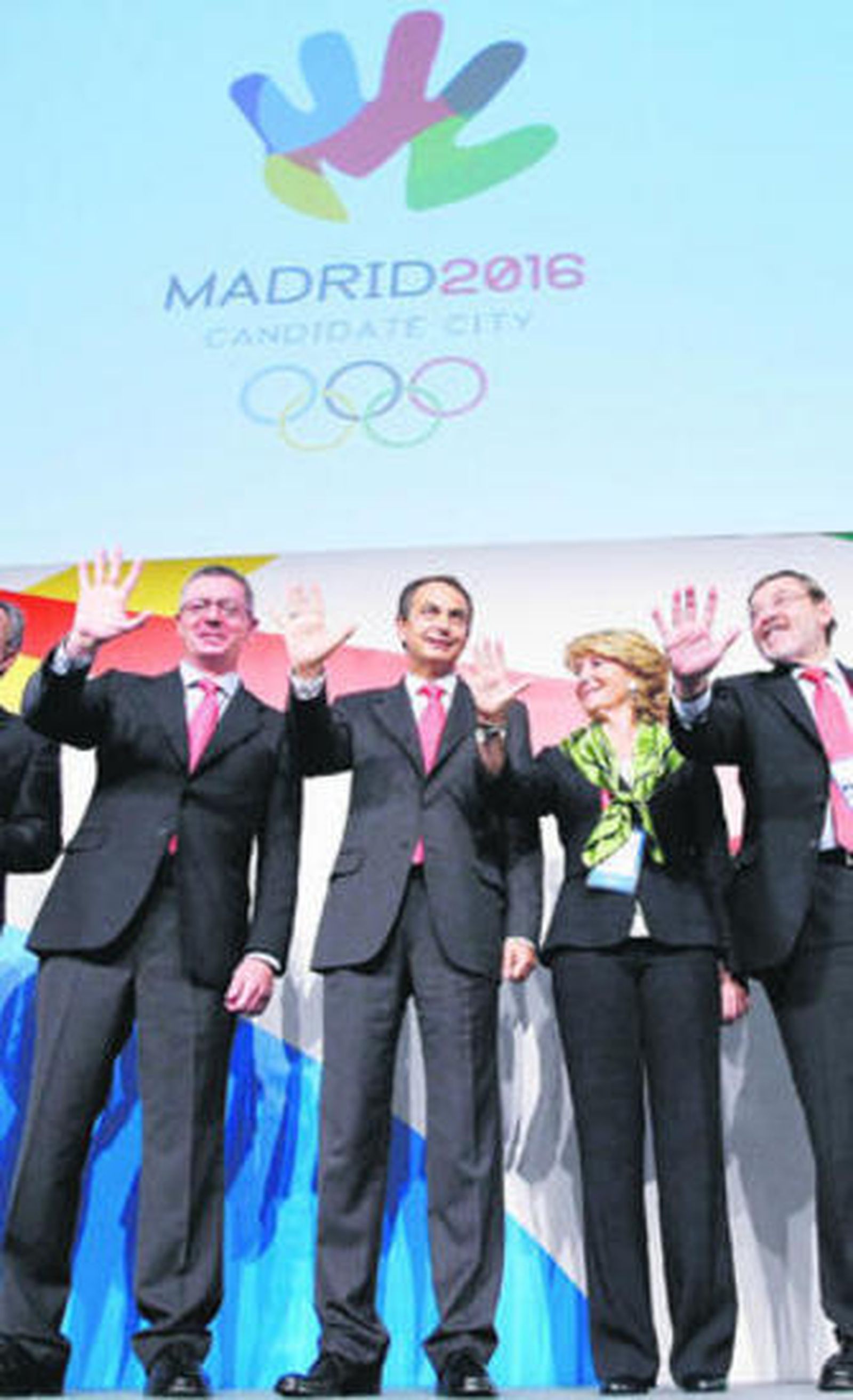 Gallardón, Zapatero, Aguirre y Lissavetzky posan en Copenhague.