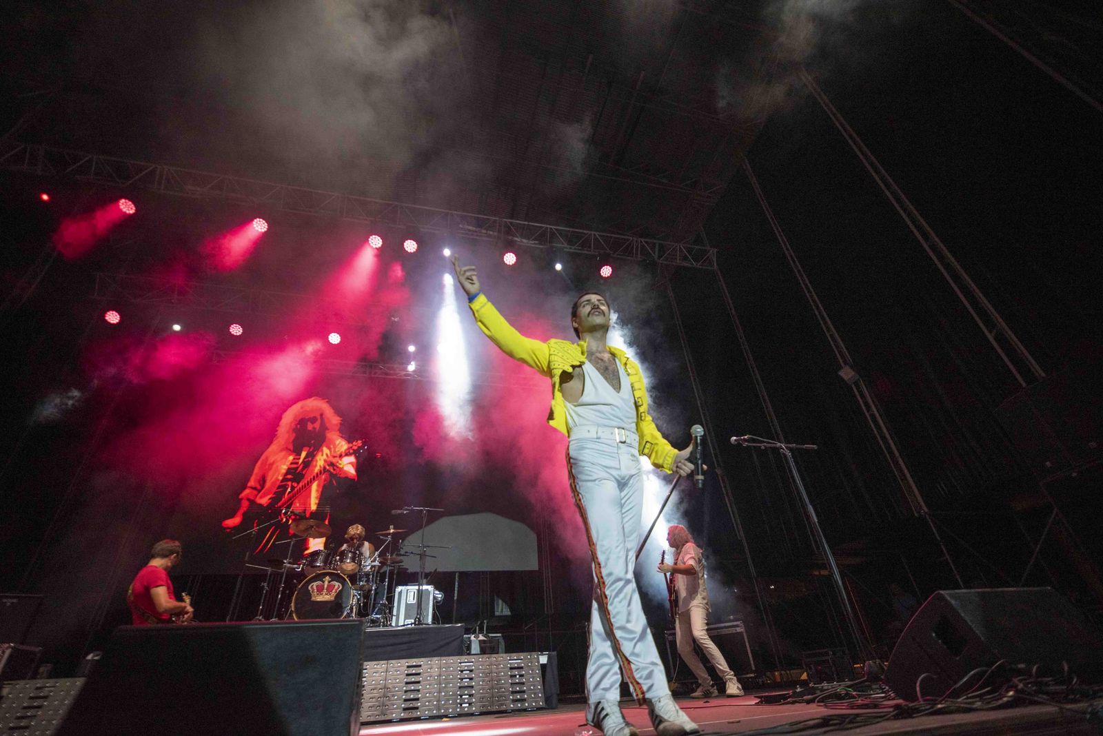 Nino Bolletieri, en el papel de Freddie Mercury, estuvo sensacional en Almería.