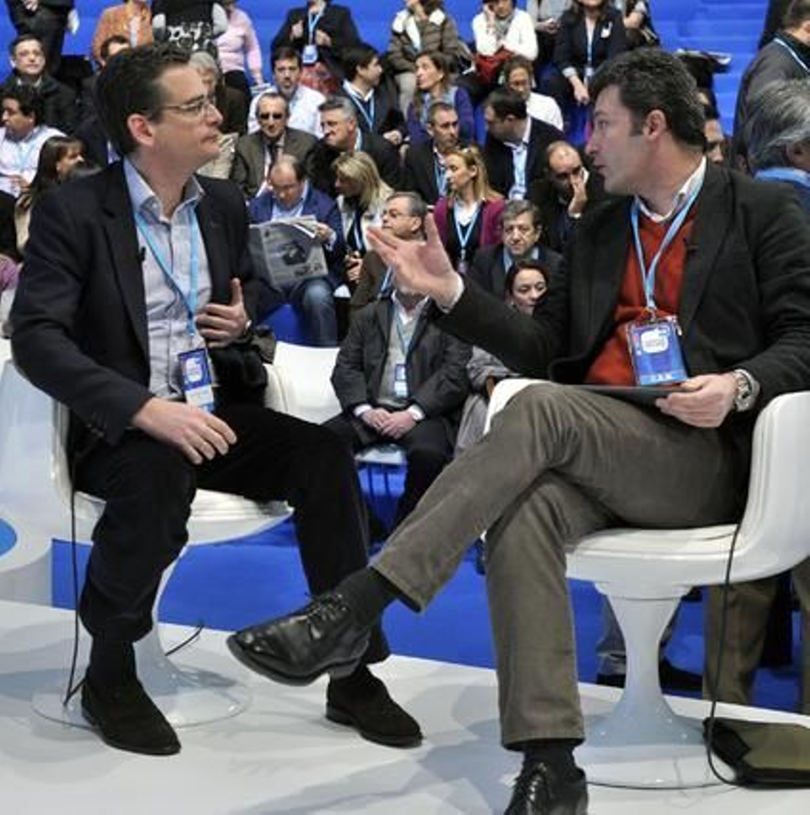 Basagoiti dialoga con un compañero.

Foto: M. Gomez