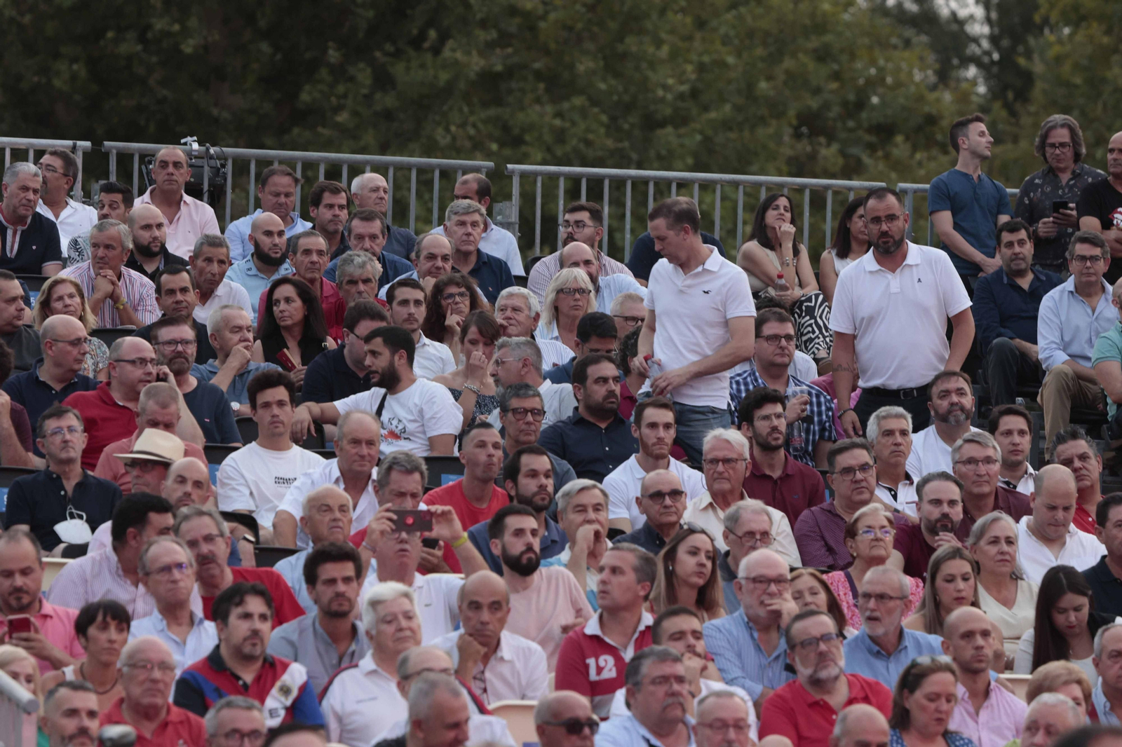 Búscate en las fotos del acto Fieles de Nervión