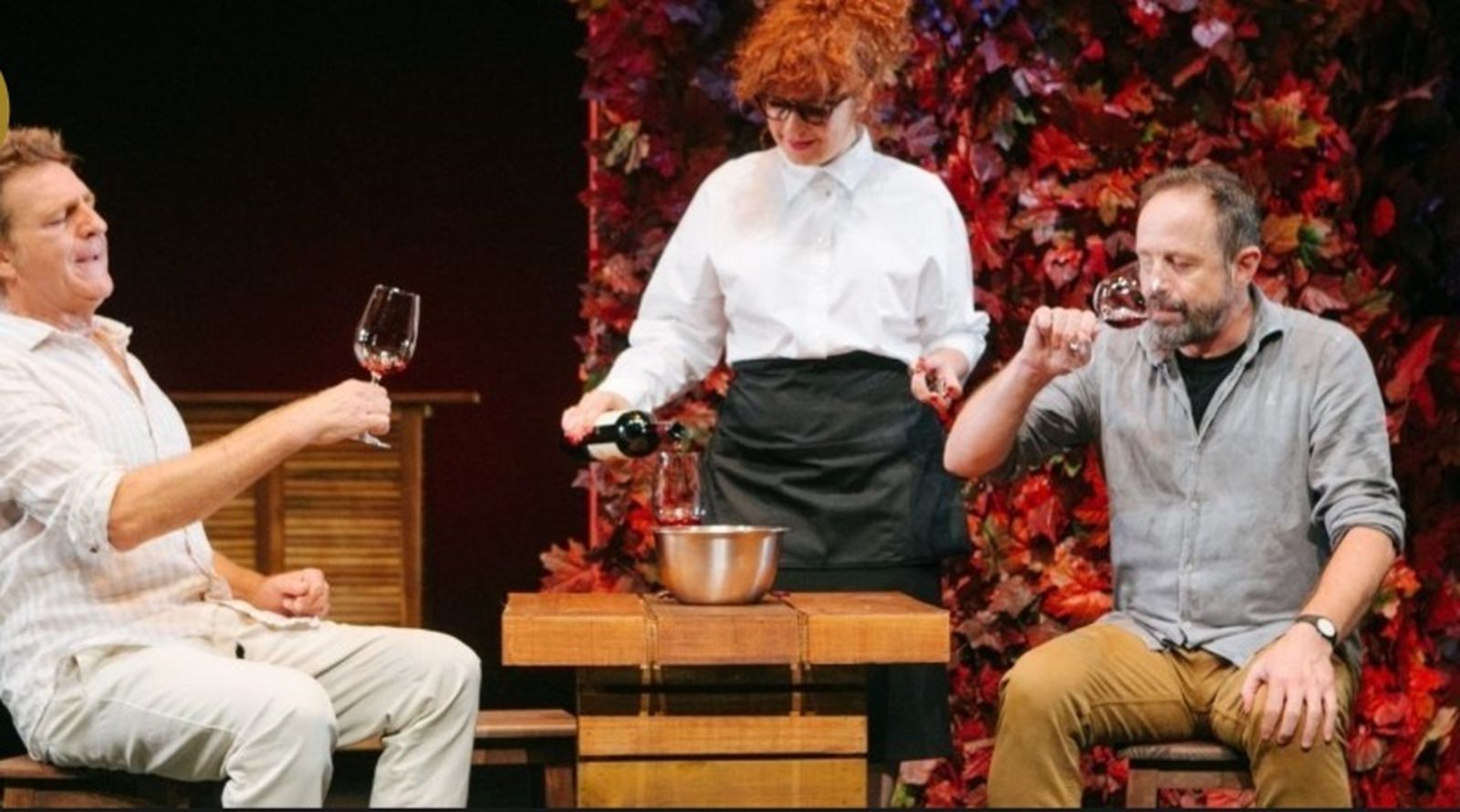 La versión teatral de 'Entre copas' llega al Teatro Salvador Távora de Almonte