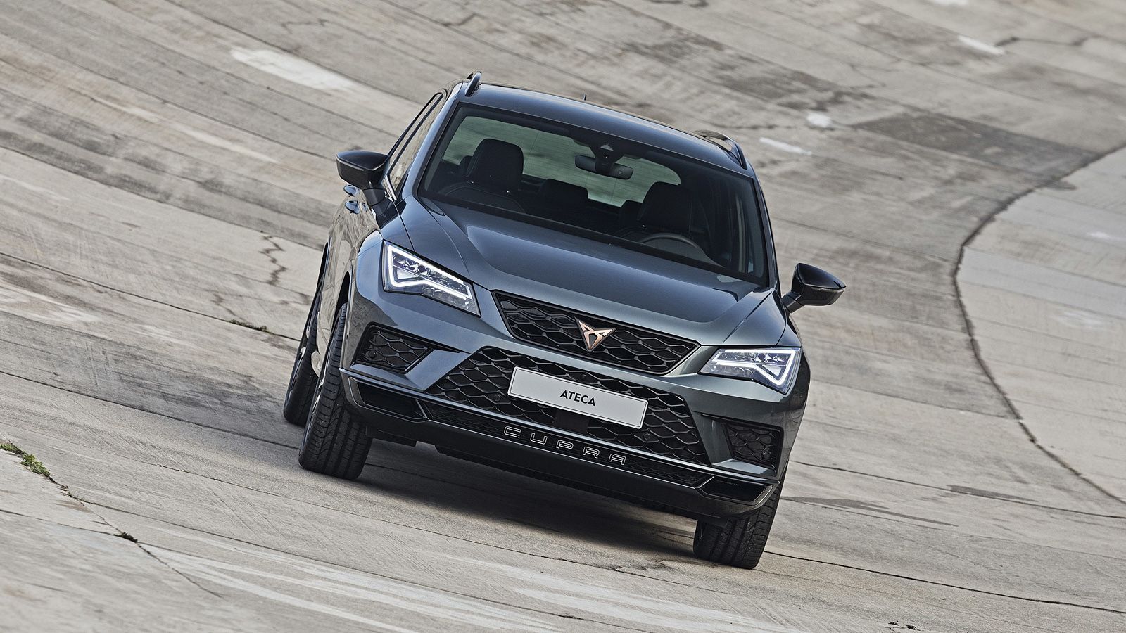 Este Cupra Ateca incorpora un motor 2.0 TSI de 300 CV de potencia.