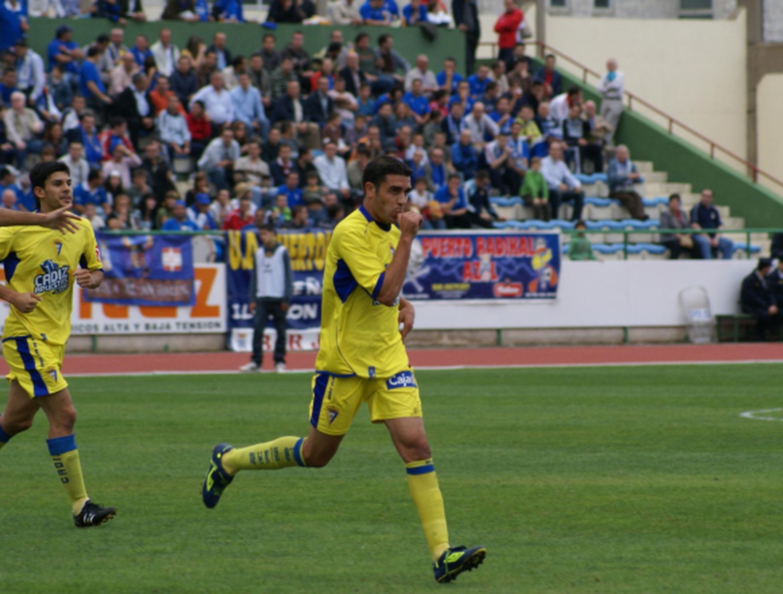 El Cádiz amplía su racha en Puertollano (0-2)