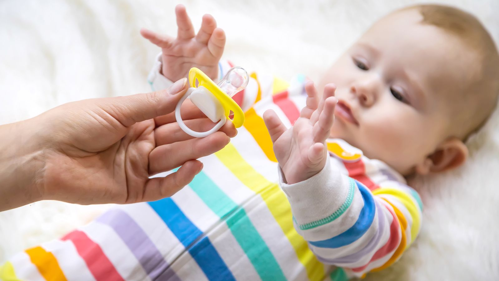 Cuanto más tiempo use el chupete el bebé, más difícil será quitárselo después.