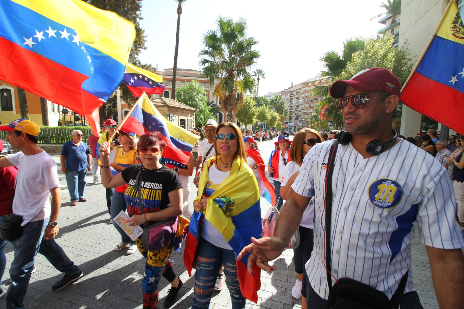 Imágenes del desfile Iberoamericano de bailes.