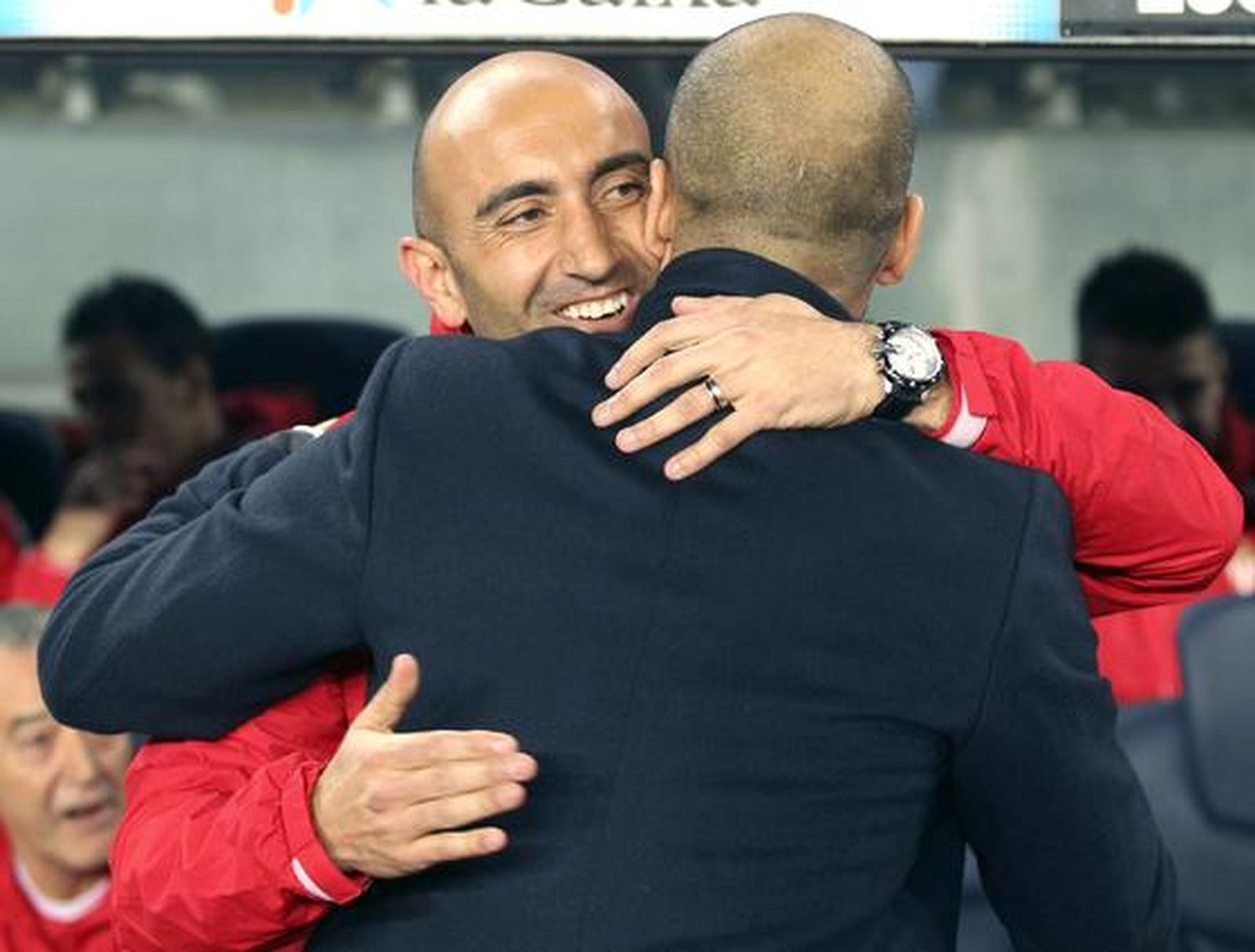 El Barcelona sufre para ganar con diez al Sporting de Gijón. / EFE