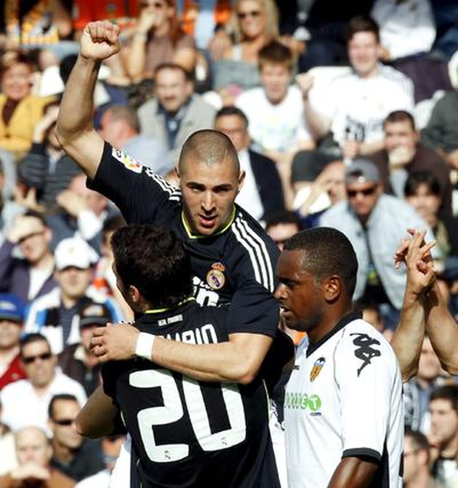 El Real Madrid golea al Valencia a domicilio (3-6). / EFE