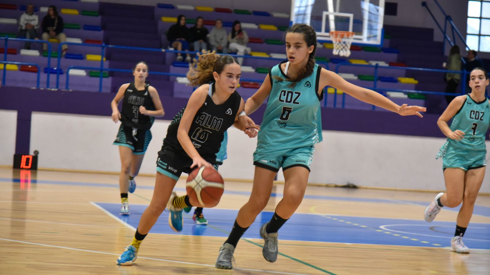 Las fotos de la segunda jornada del Andaluz infantil femenino de baloncesto en La Línea