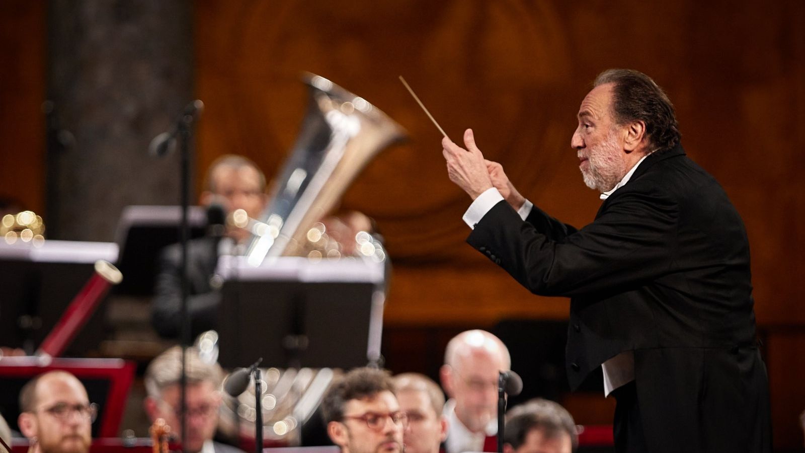 El maestro Riccardo Chailly durante el concierto de ayer en el Palacio Carlos V de la Alhambra.
