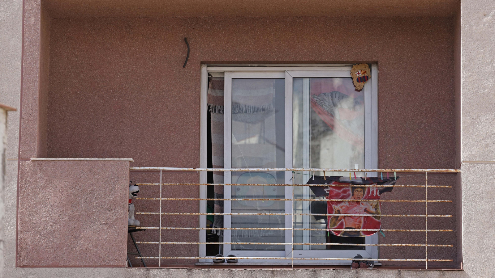 Fotos del edificio okupa de El Secano en Algeciras