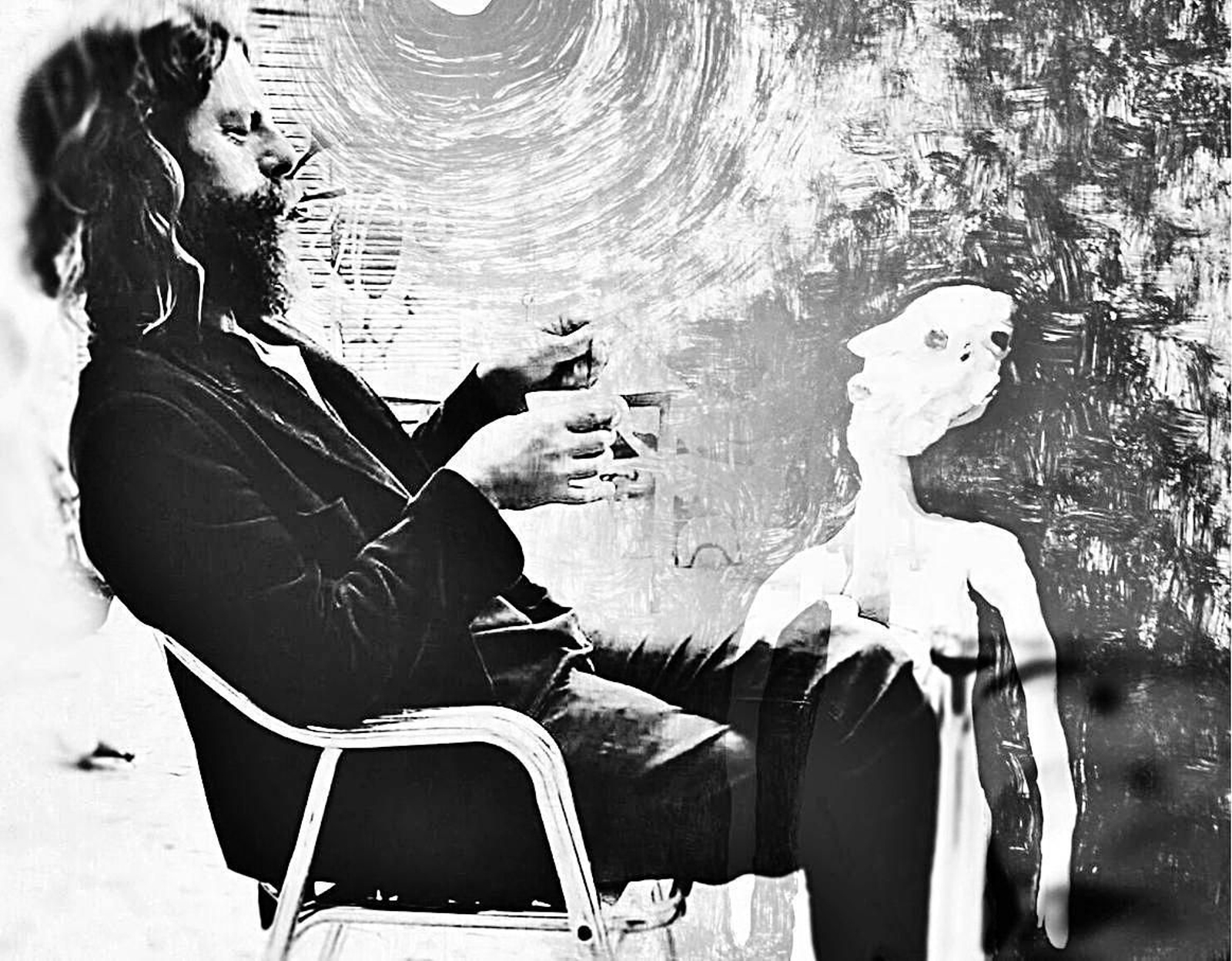 El autor, en su estudio en Los Caños de Meca.