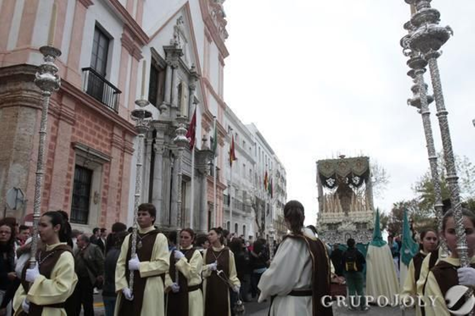 Estación de penitencia de la hermandad del Prendimiento de Cádiz. 

Foto: Lourdes de Vicente