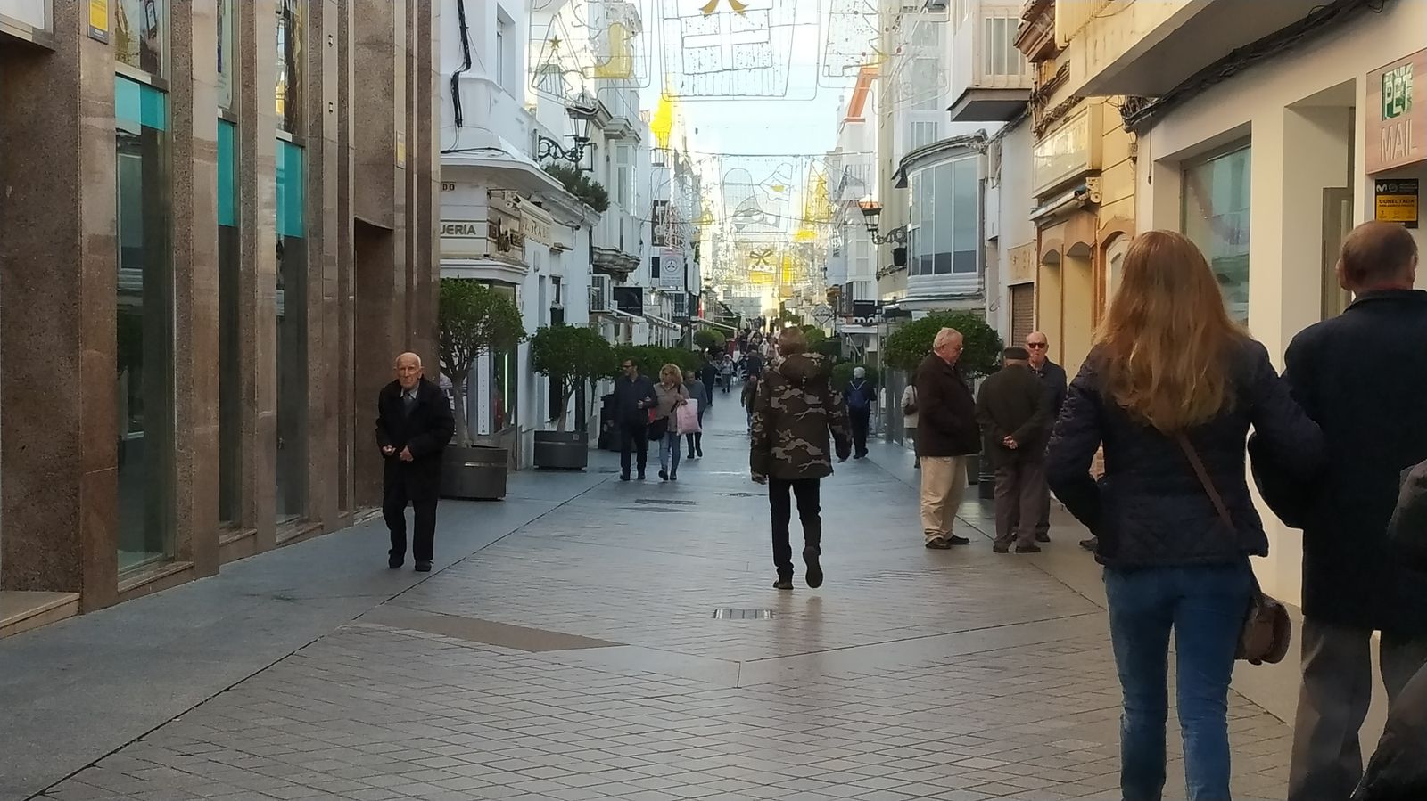 Calle Rosario, una de las principales vías comerciales de San Fernando, fotografiada durante las pasadas Navidades.