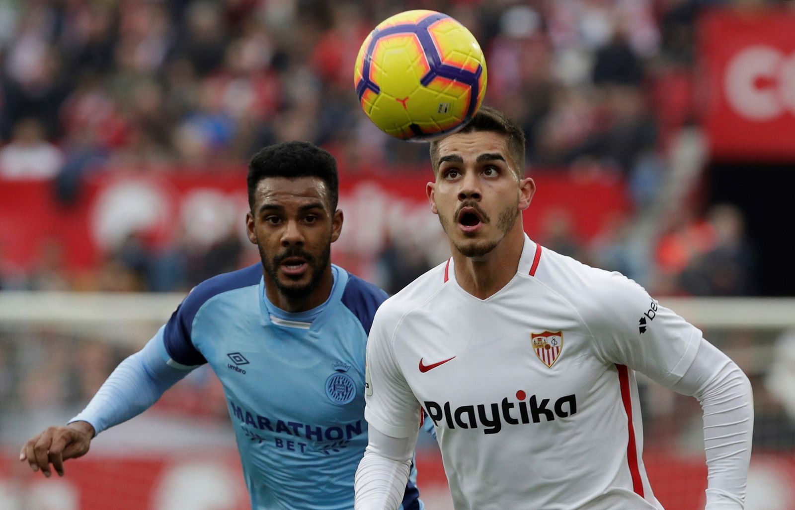 Andre Silva, ante Ramalho en el último Sevilla-Girona de la pasada Liga.