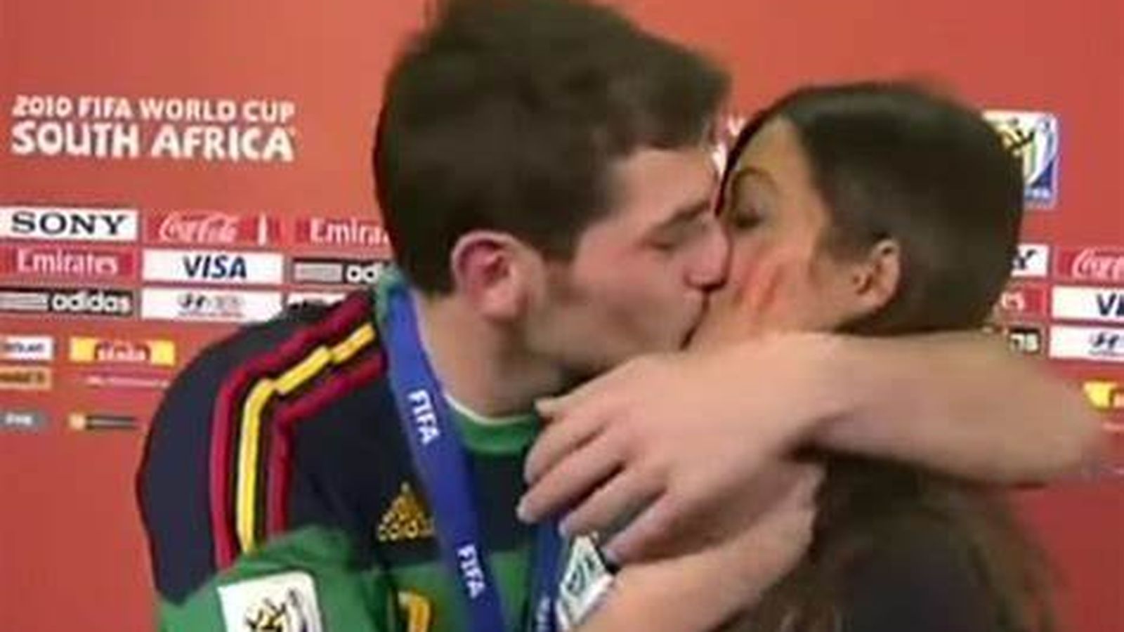 El beso de la victoria en la final del Mundial de Sudáfrica.