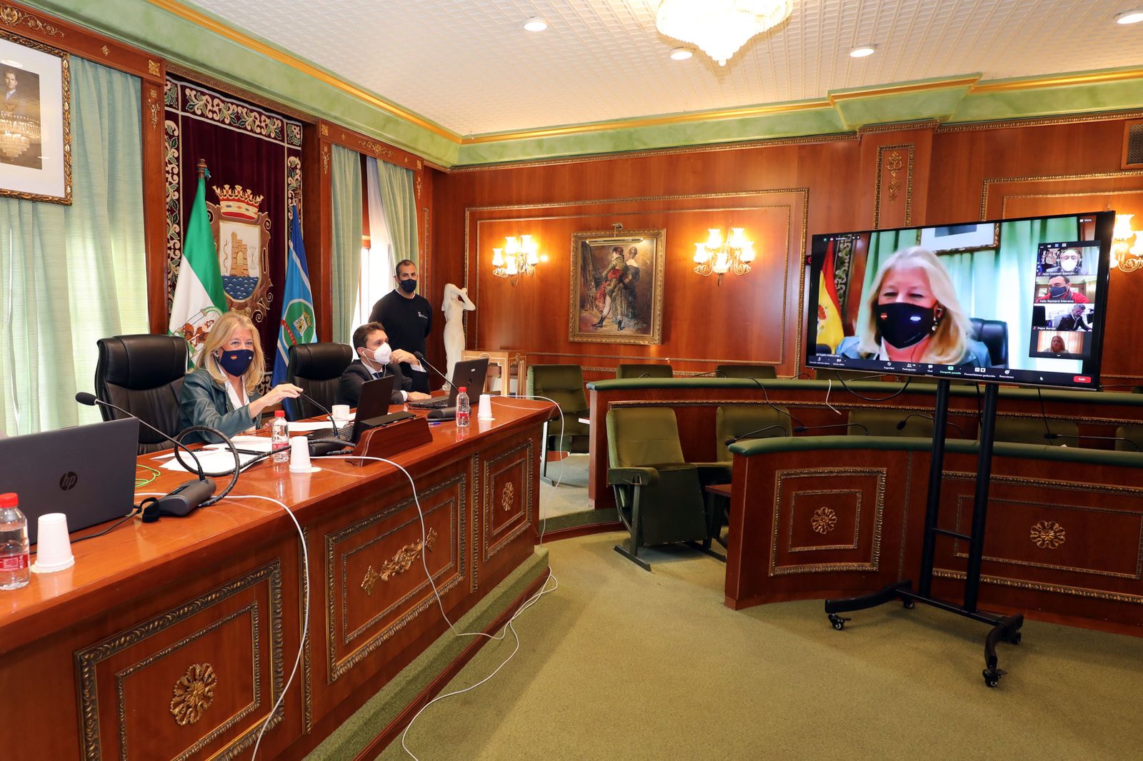 La alcaldesa, Ángeles Muñoz, presidió el Pleno telemático.