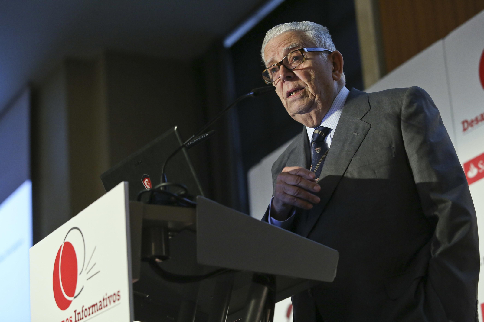 Las imágenes del desayuno-coloquio con Rafael Domínguez de Gor