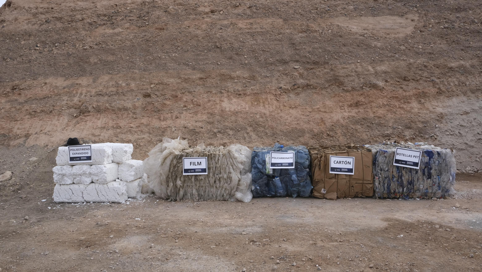 Imágenes de la inauguración de la planta de reciclado de residuos, en Gádor