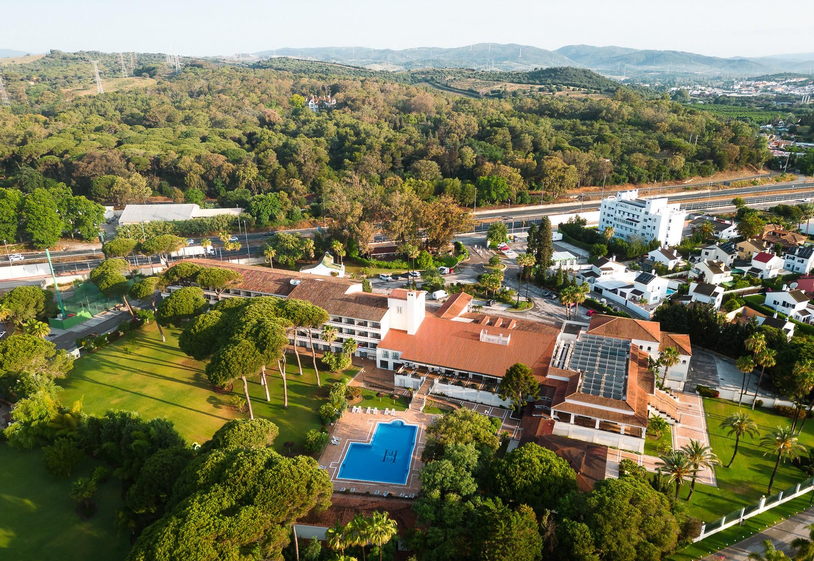 Vista aérea del hotel AZZ Guadacorte Campo de Gibraltar