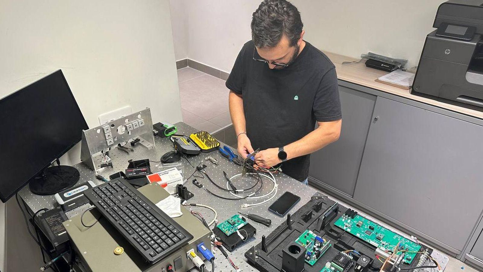 La solución empleada admite la transformación de cualquier cámara en inteligente para poder analizar los gases de escape y transmitir los resultados de manera inmediata. La solución empleada admite la transformación de cualquier cámara en inteligente para poder analizar los gases de escape y transmitir los resultados de manera inmediata.