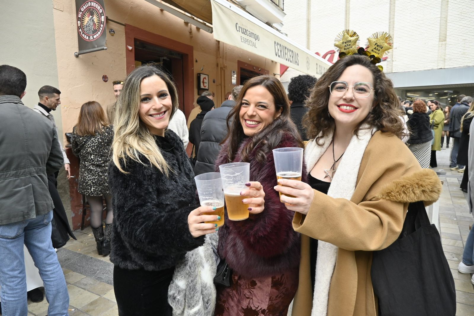 Búscate en las mejores fotografías del tardeo de este 31 de diciembre en Huelva