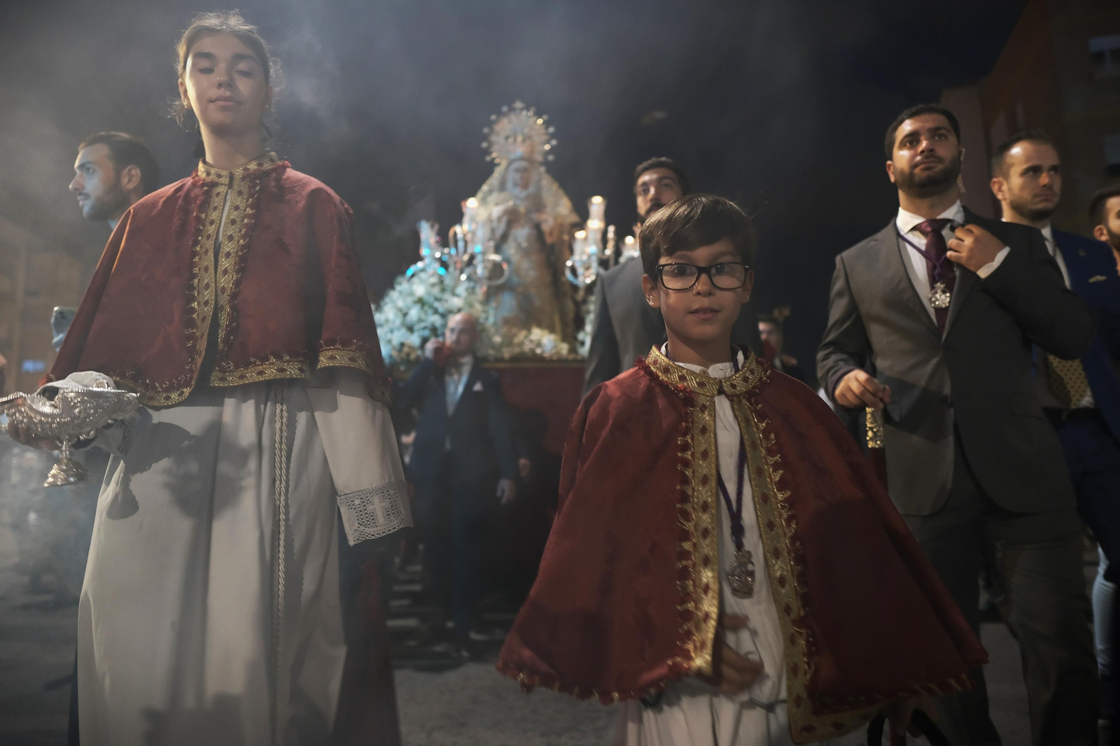 Las imágenes del rosario vespertino de la Virgen del Rosario de San Pablo