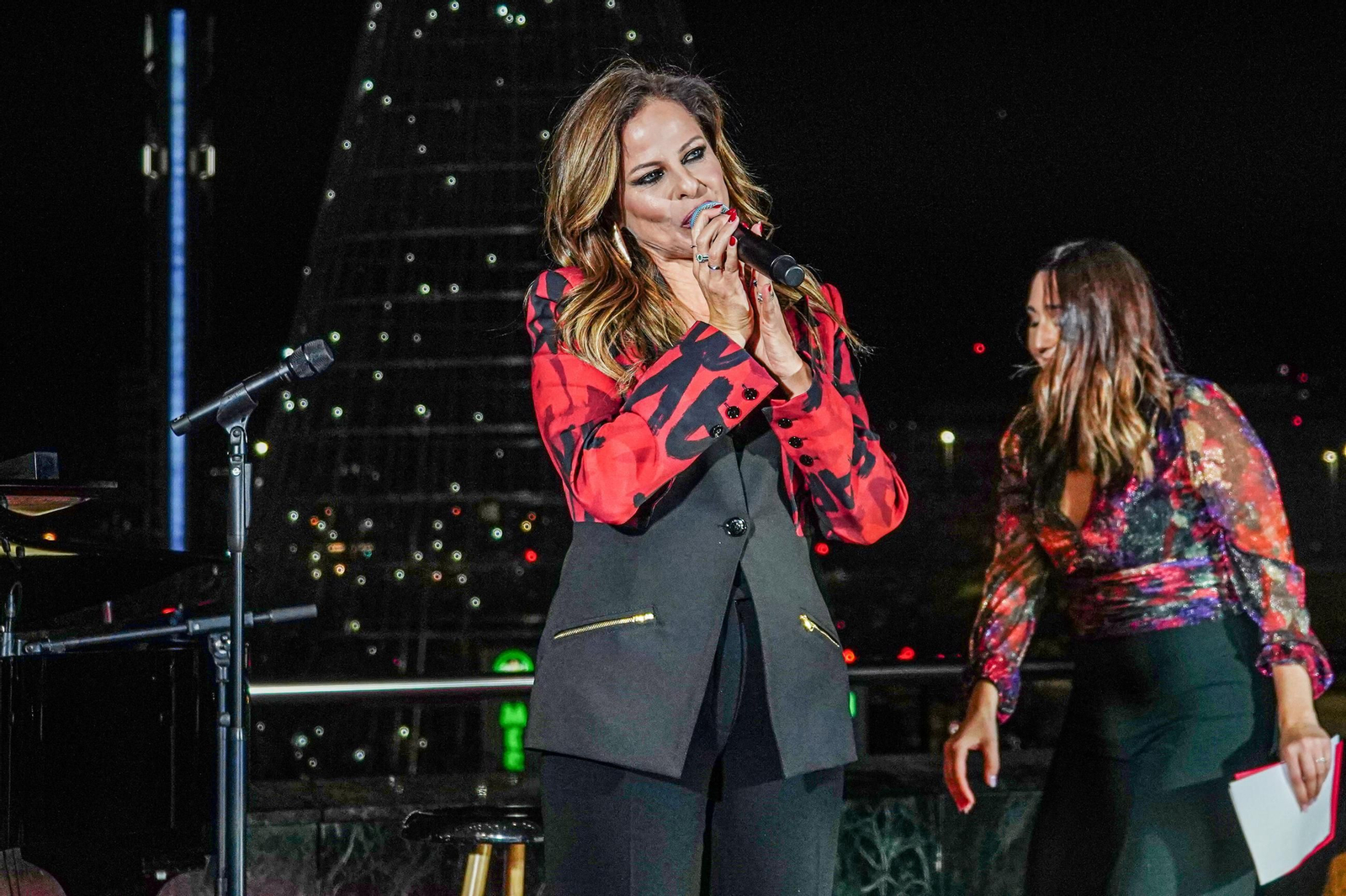 Galería | Granada ya está en Navidad: la fiesta del Nevada Shopping para el alumbrado