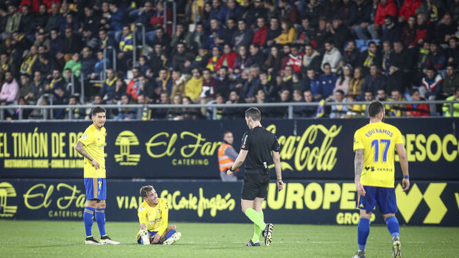 Muñiz Ruiz, en el Cádiz-Mirandés que fue la primera vez que pitó a los amarillos.