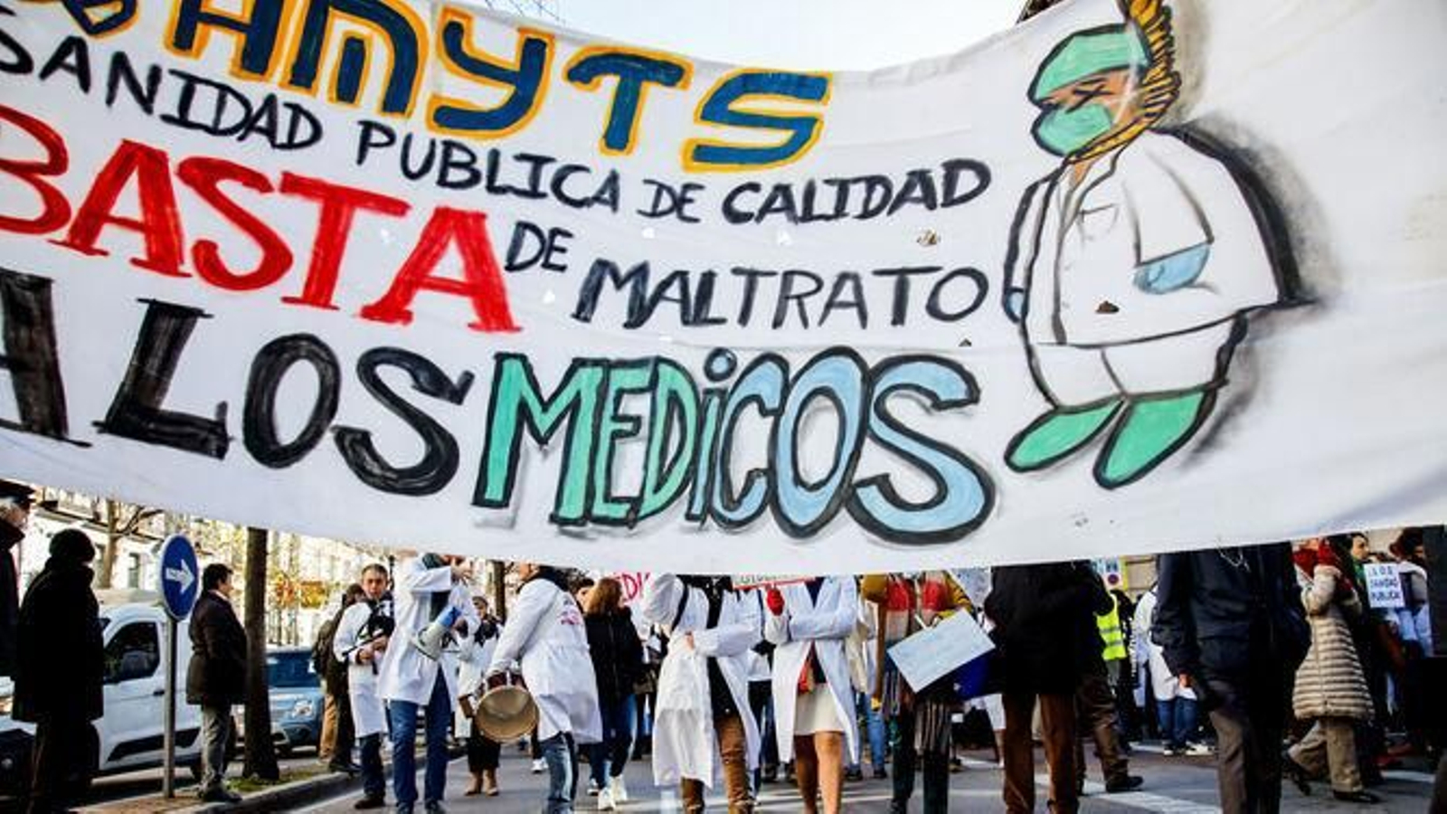 Un grupo de médicos, manifestándose en una movilización anterior