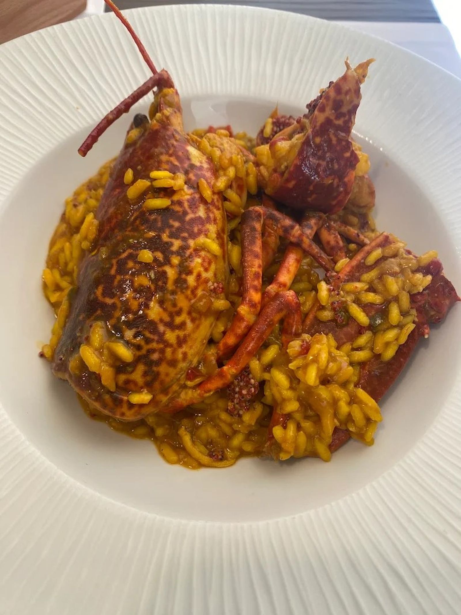 a Mar, Arima Gastrobar, ocupa el puesto 22 en la clasificación de los 25 mejores restaurantes Cádiz, según Macarfi.