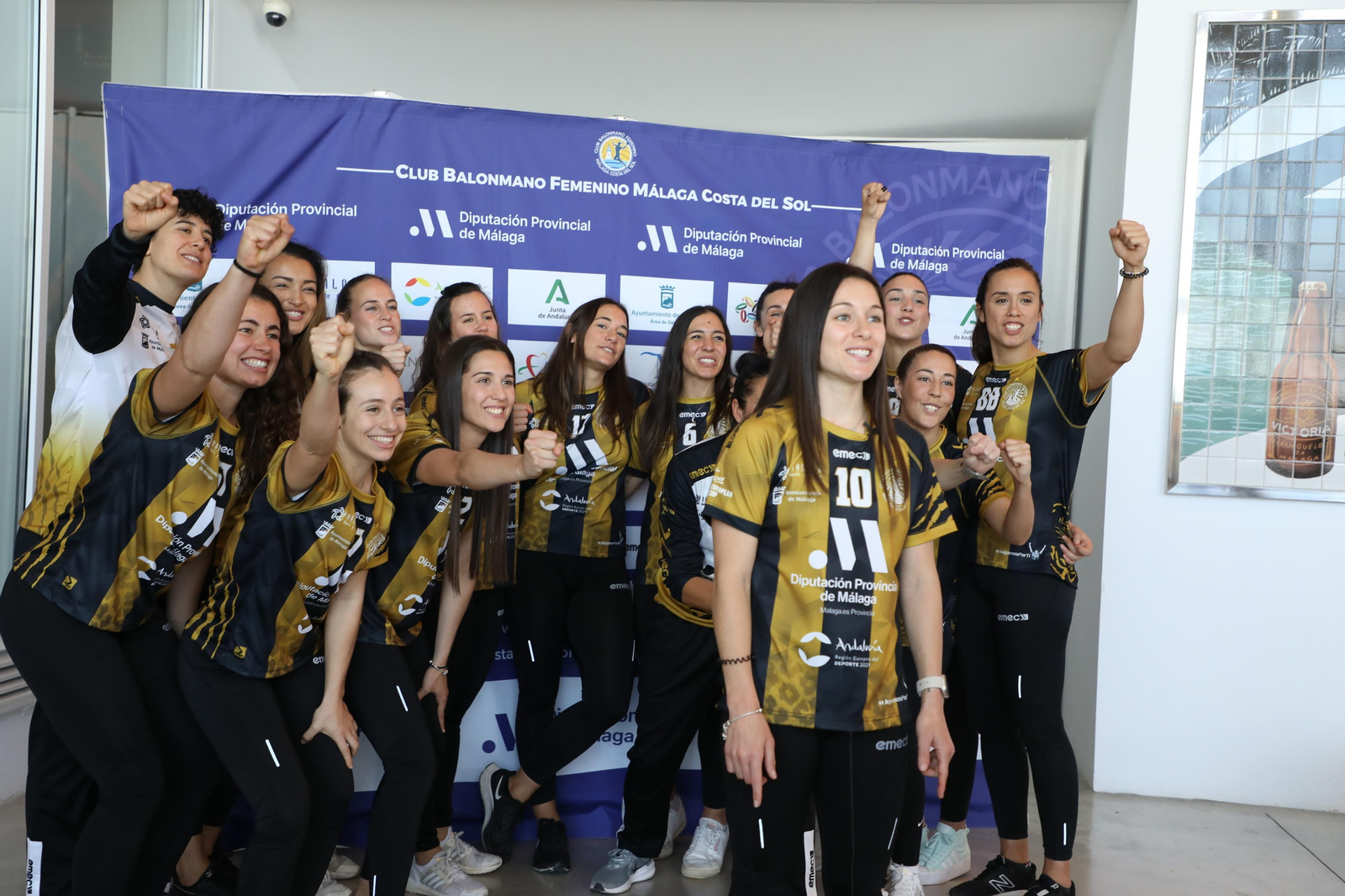Las jugadoras del Costa del Sol Málaga en la presentación de la final.