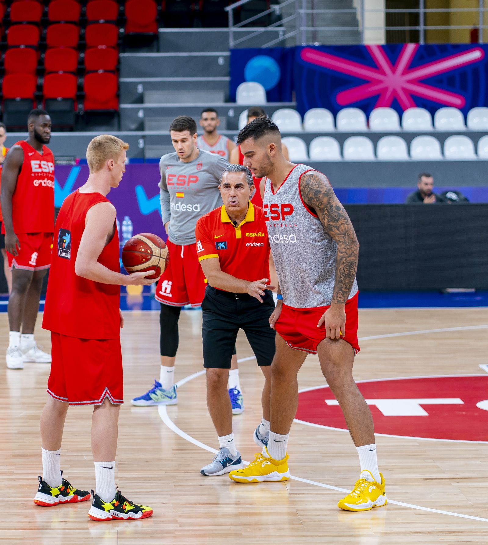 Alberto Díaz y Brizuela ya están con España en Tbilisi, en fotos
