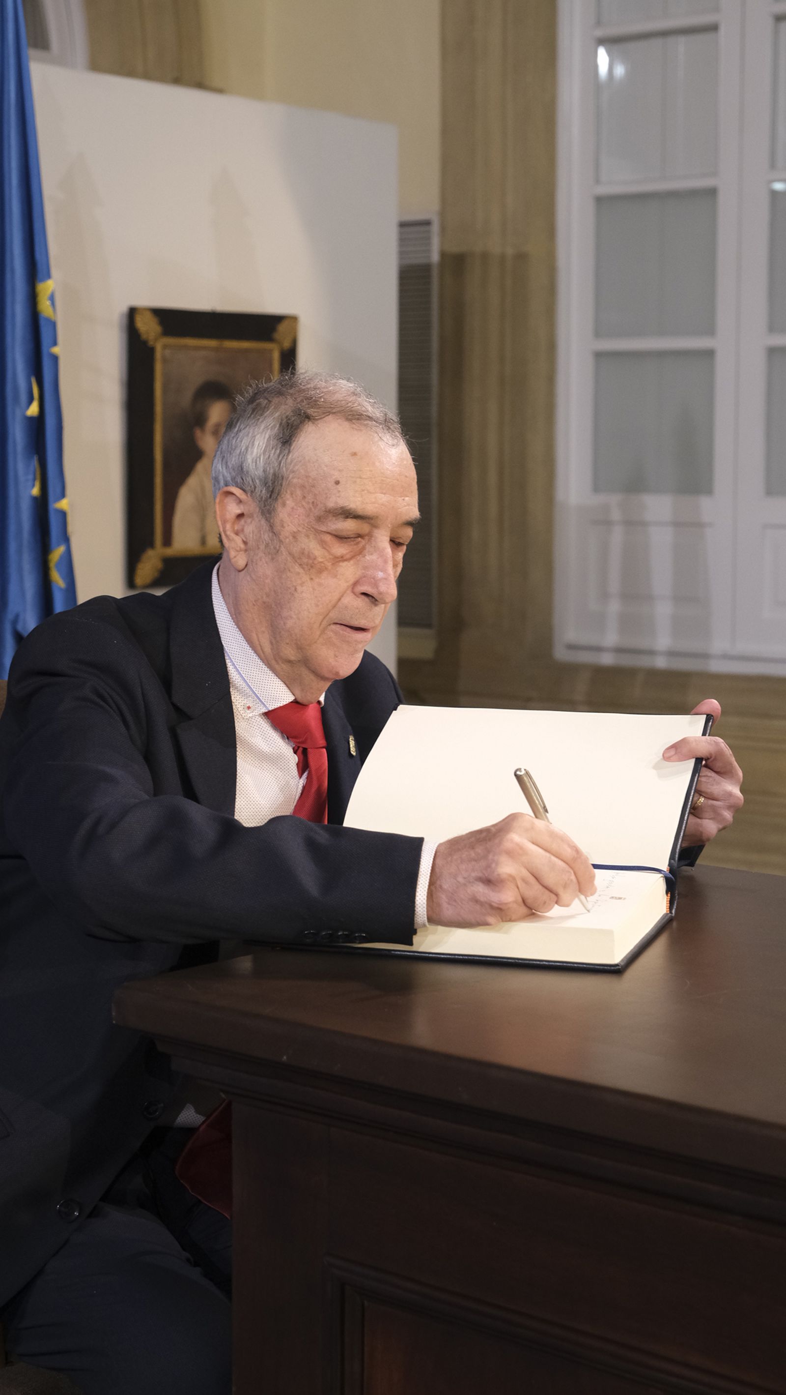 Imágenes de la entrega del Escudo de Oro de la Diputación de Almería a Ambrosio Sánchez