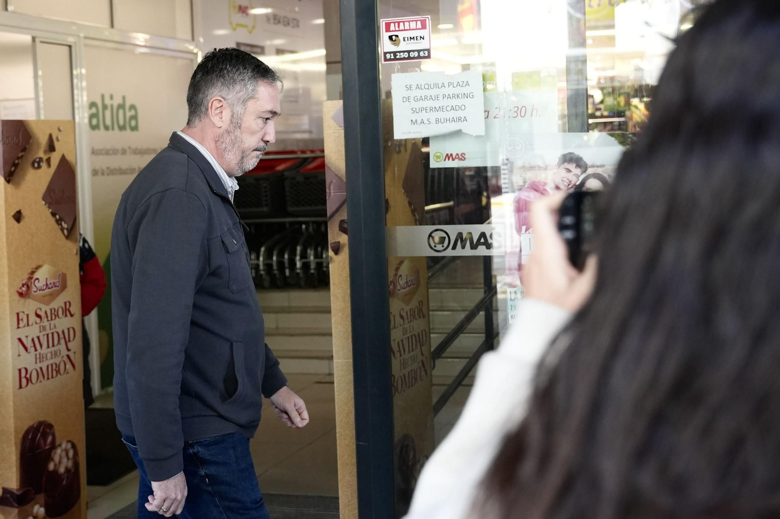 El director del colegio, Francisco Suárez, llega a la Fiscalía de Menores.