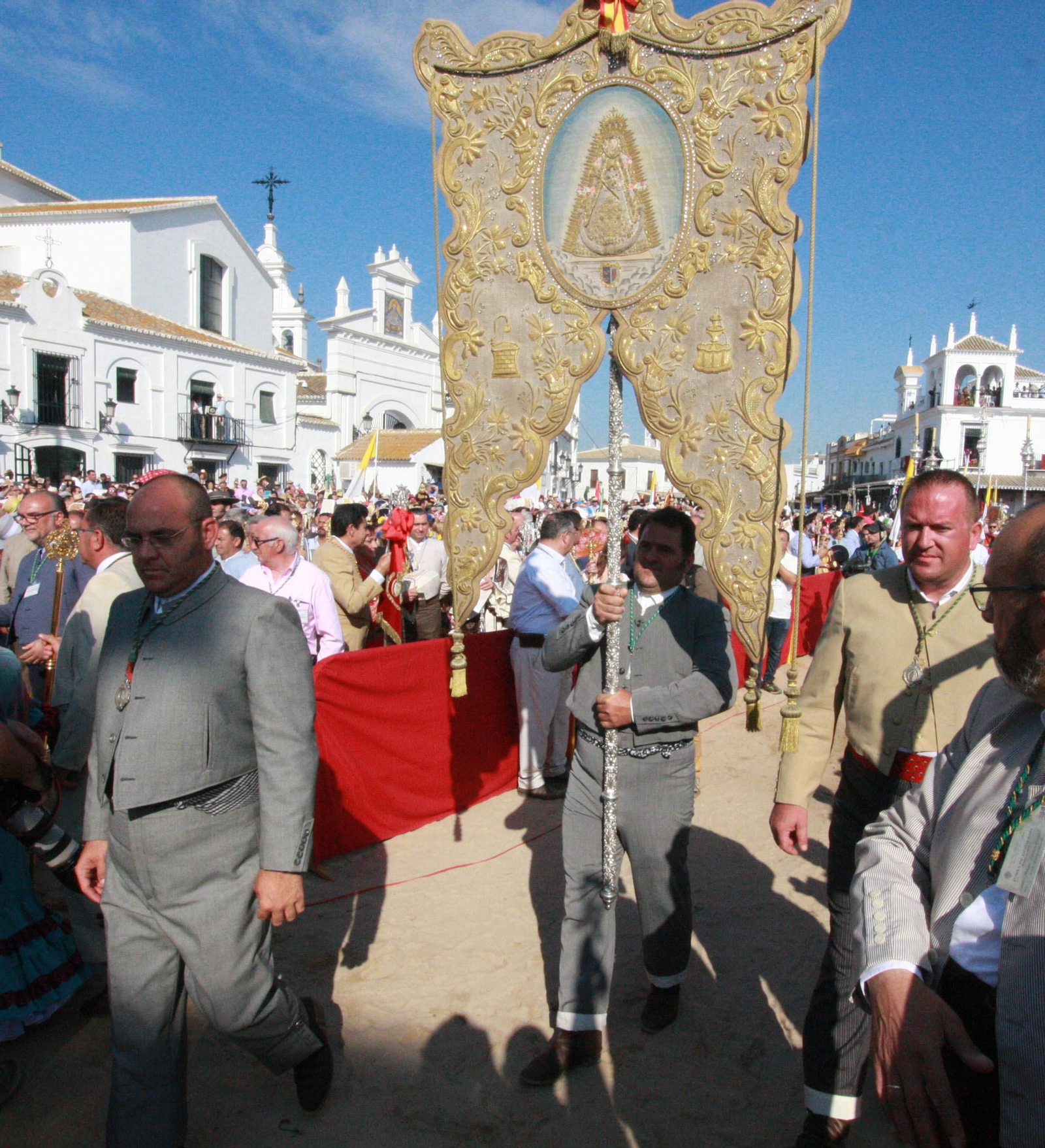 Las imágenes de la Misa de Pentecostés en El Rocío