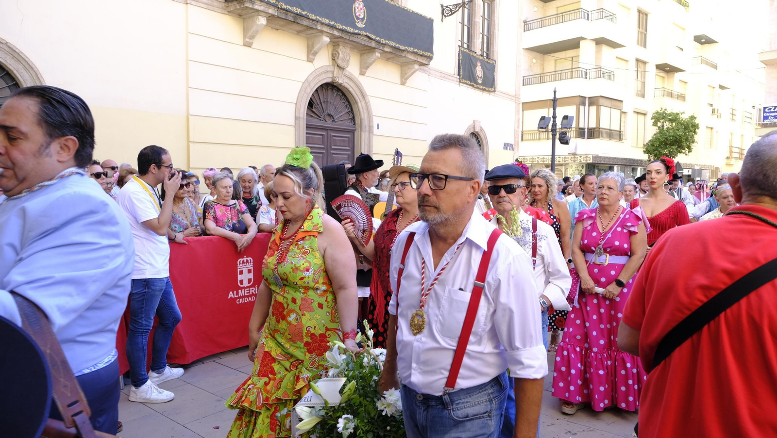 La ofrenda floral a la Virgen del Mar en la Feria de Almería 2025, en imágenes