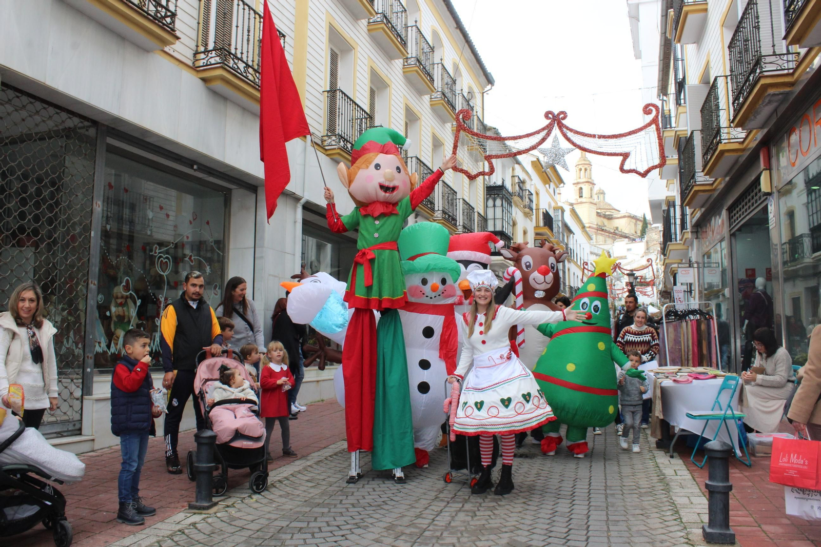 El mercado se celebró en el conjunto histórico de Olvera