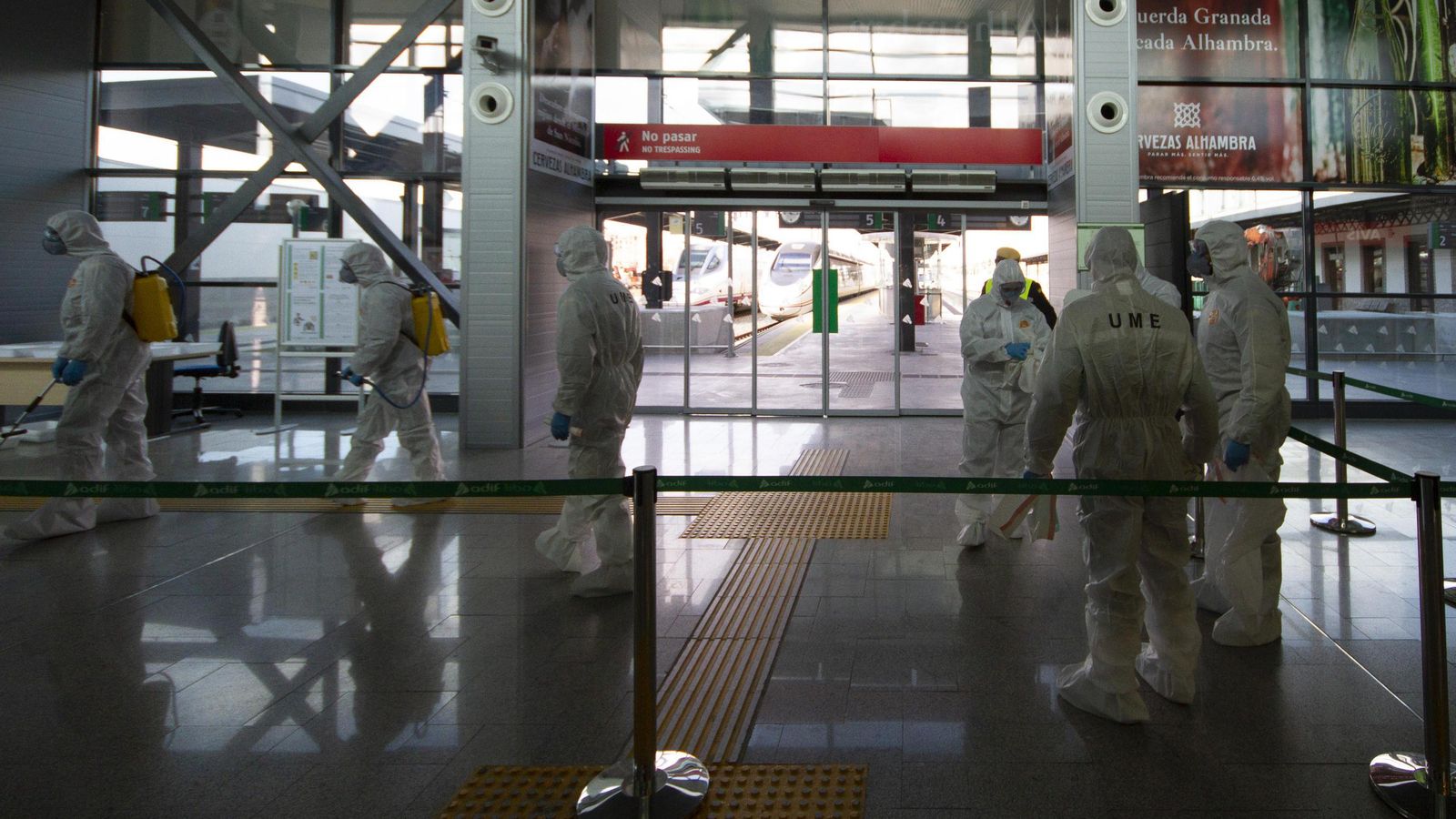 La UME, en la estación de trenes.