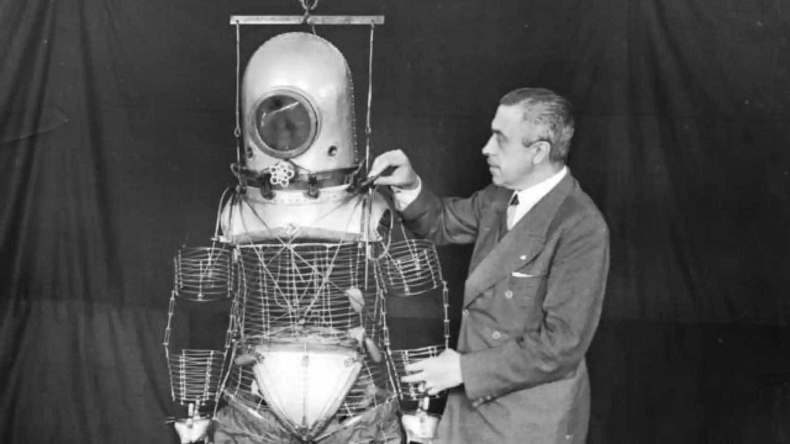 El granadino Emilio Herrera inventó la escafandra que fue precursora del traje espacial