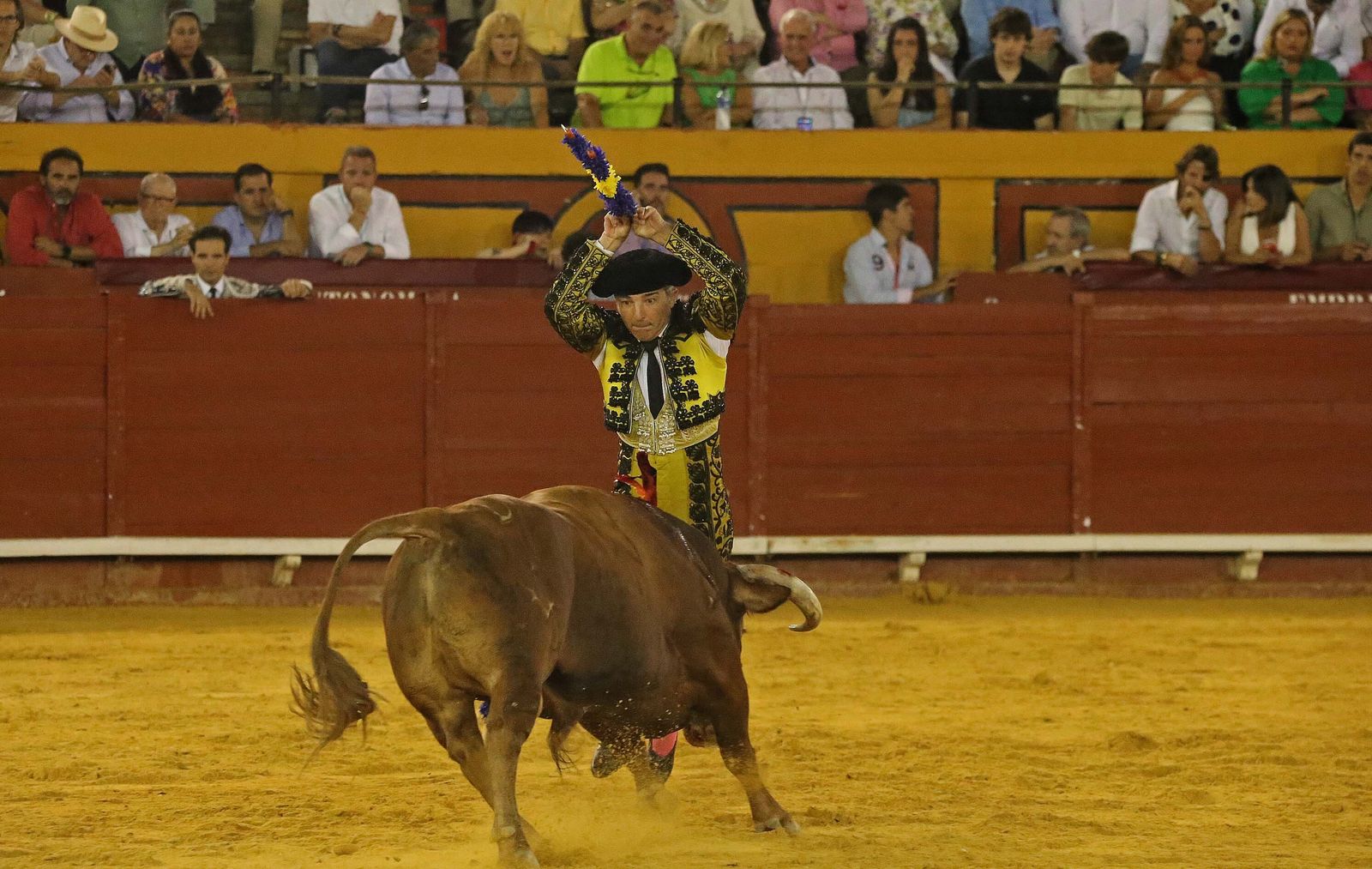 Fotos de la corrida del jueves de la Feria Taurina de Algeciras 2023:  Salvador Vega, Roca Rey y Pablo Aguado