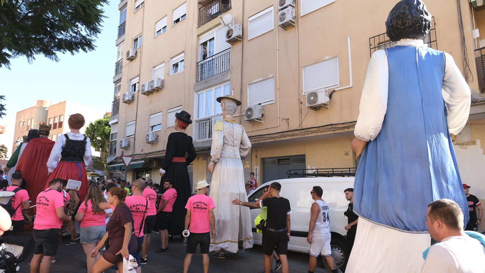 Gigantes y cabezudos en la Feria de Almería 2024, en imágenes