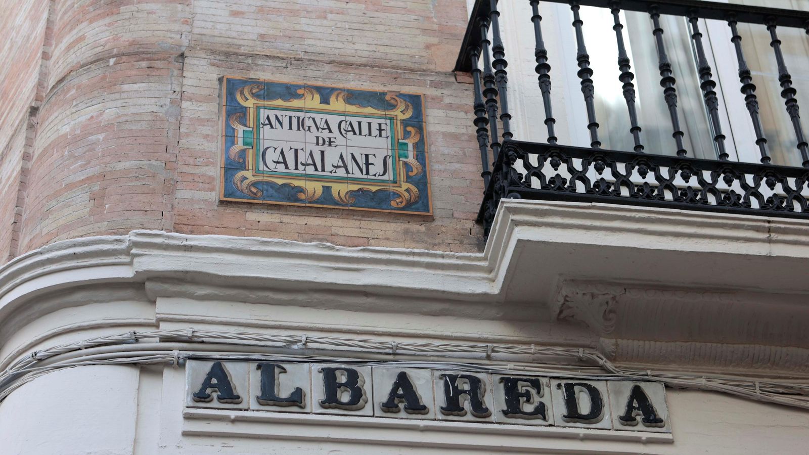 El nombre antiguo de la calle Albareda, dedicados a los catalanes que se instalaron tras la conquista.