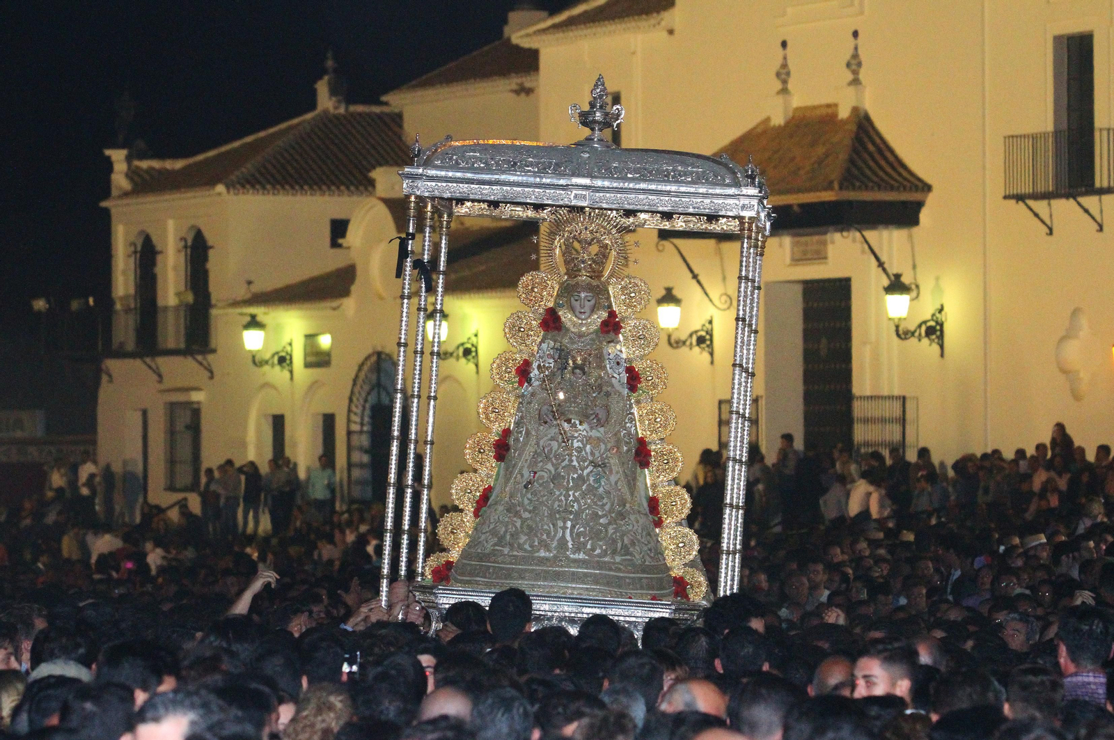 Salto a la reja de los almonteños.
