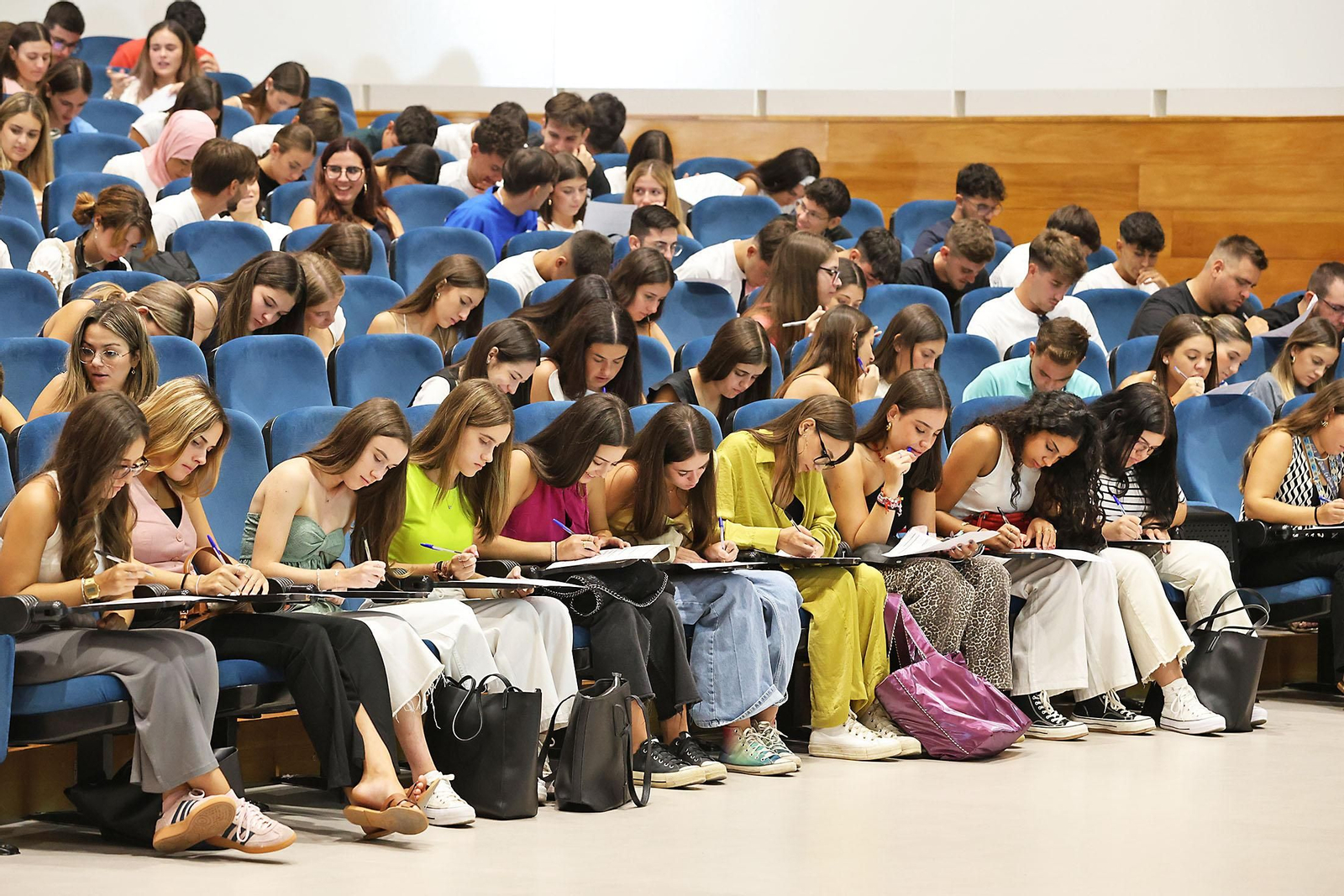 Jornada de bienvenida para estudiantes de nuevo ingreso en la UHU