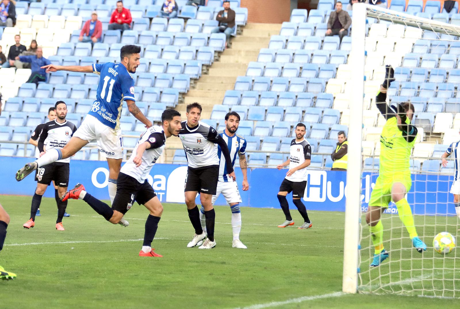 Quiles ha sido la principal referencia ofensiva del Recre, anotando 7 goles.