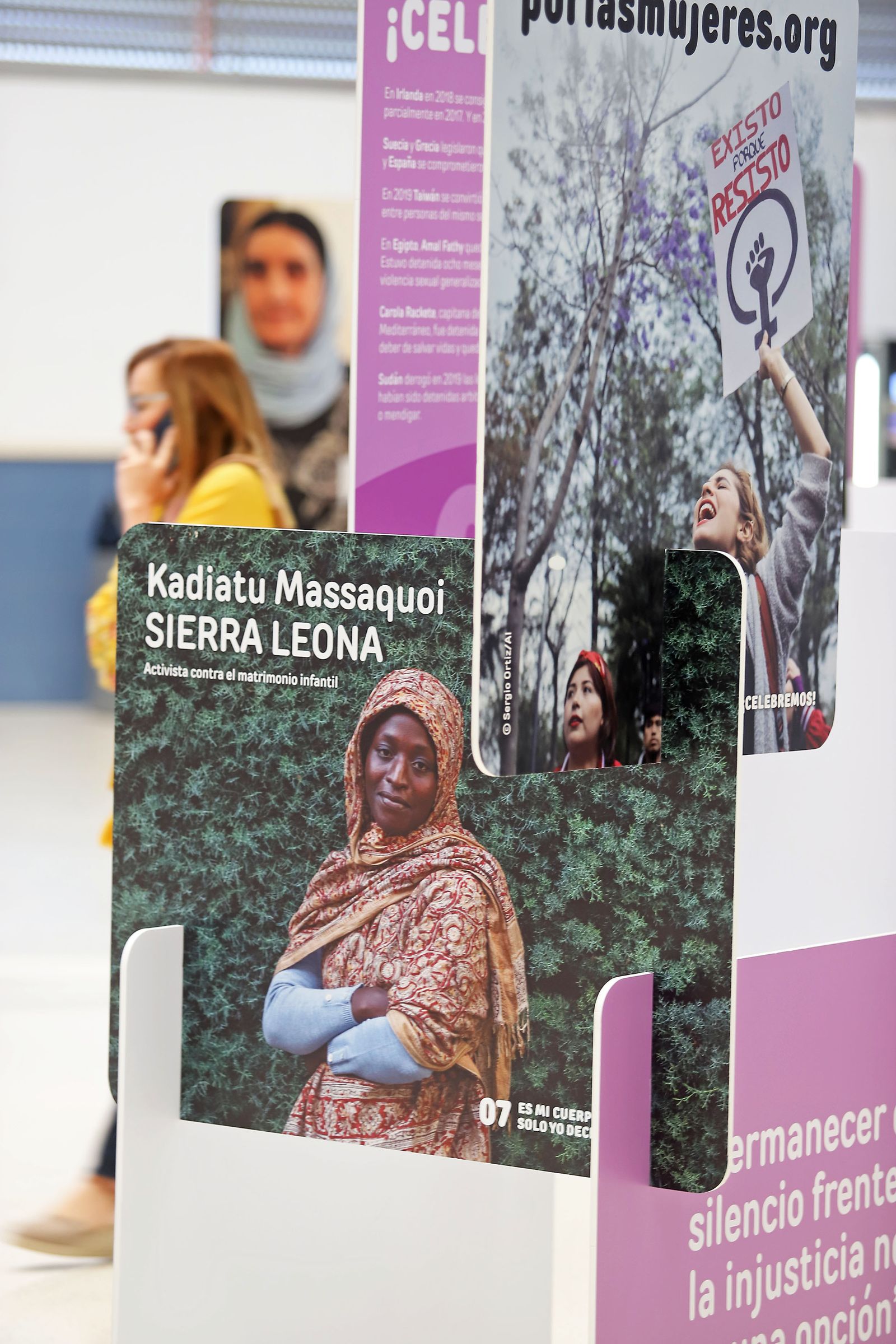 Imágenes de la exposición 'Ellas son la revolución' en la Universidad de Huelva