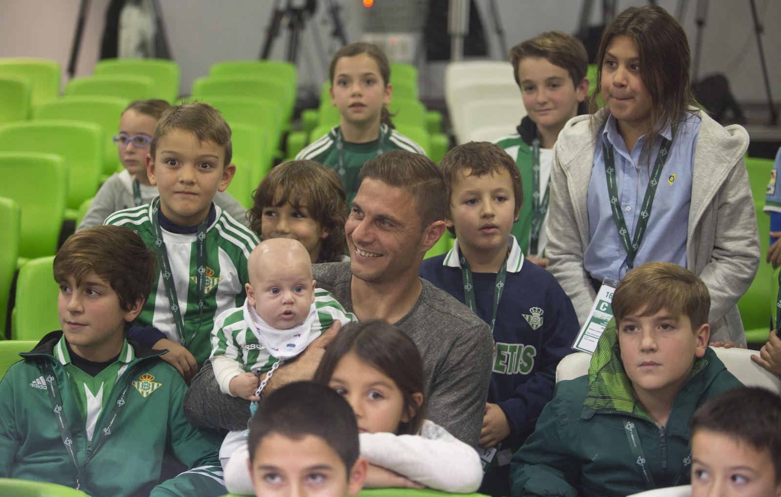Joaquín, un niño más entre los niños